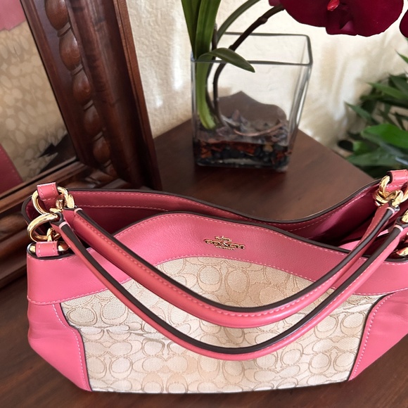 Coach Signature New York Lexi Shoulder Handbag in Peony Pink - Picture 7 of 10